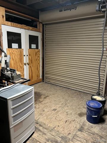 2816 Chippewa, St Louis, MO 63118