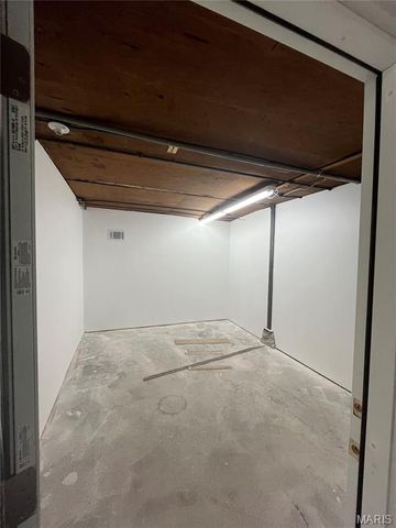 2816 Chippewa, St Louis, MO 63118