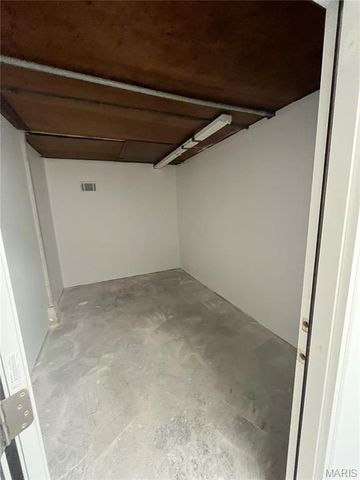 2816 Chippewa, St Louis, MO 63118