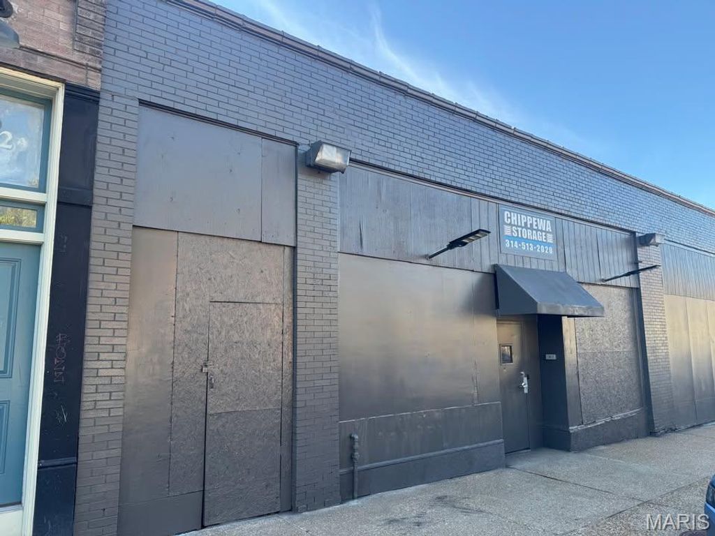 2816 Chippewa, St Louis, MO 63118