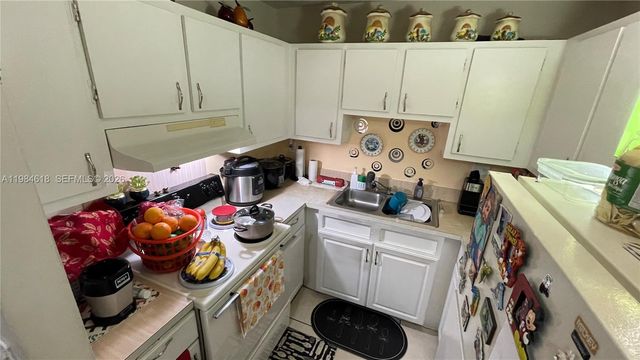 1805 W 56th Street 113, Hialeah, FL 33012