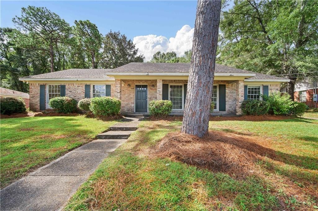 6225 Parkwood Drive, Mobile, AL 36608 — exterior