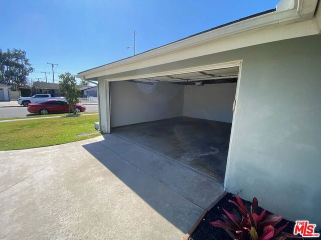 5421 Hendricksen Drive, Huntington Beach, CA 92649