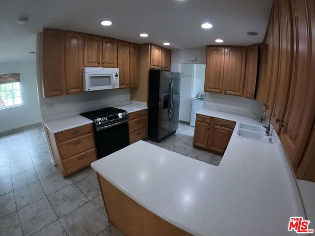 5421 Hendricksen Drive, Huntington Beach, CA 92649