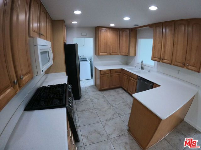 5421 Hendricksen Drive, Huntington Beach, CA 92649
