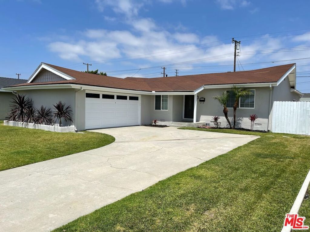 5421 Hendricksen Drive, Huntington Beach, CA 92649
