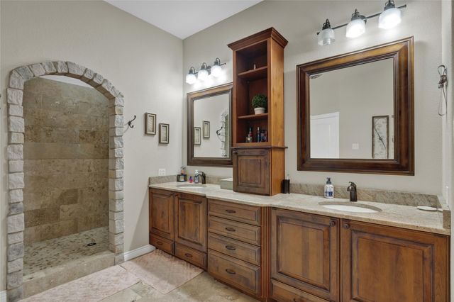 2611 WESTVIEW DR, Canyon Lake, TX 78133