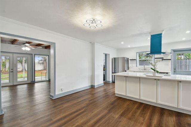 3905 W PAXTON AVENUE, Tampa, FL 33611