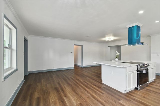 3905 W PAXTON AVENUE, Tampa, FL 33611