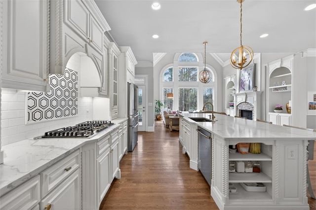 5510 Laurel Oak Drive, Suwanee, GA 30024