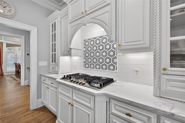 5510 Laurel Oak Drive, Suwanee, GA 30024