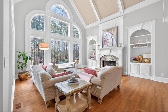 5510 Laurel Oak Drive, Suwanee, GA 30024