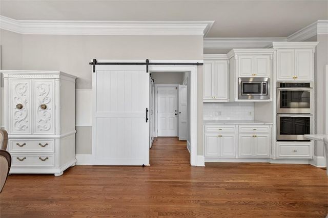 5510 Laurel Oak Drive, Suwanee, GA 30024