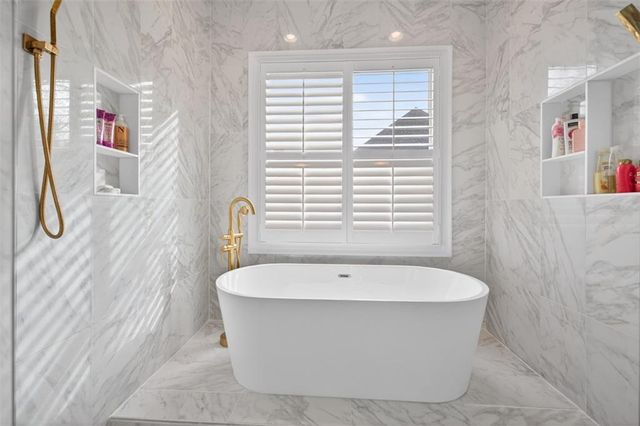 5510 Laurel Oak Drive, Suwanee, GA 30024