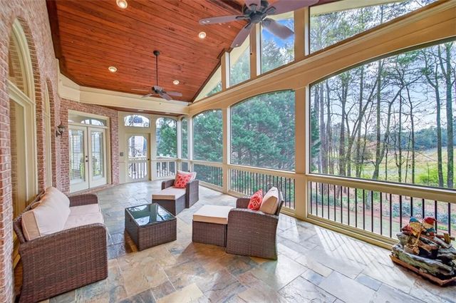 5510 Laurel Oak Drive, Suwanee, GA 30024