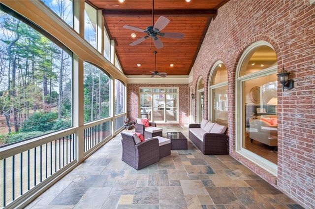 5510 Laurel Oak Drive, Suwanee, GA 30024