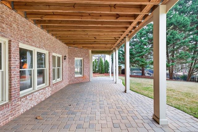 5510 Laurel Oak Drive, Suwanee, GA 30024