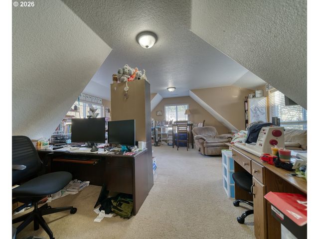 34050 Se Sturgeon St, Scappoose, OR 97056