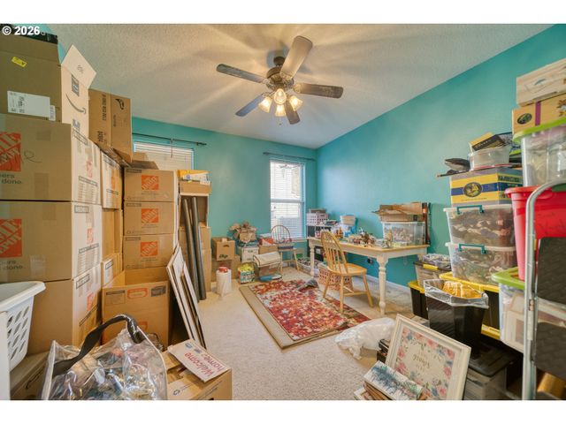 34050 Se Sturgeon St, Scappoose, OR 97056