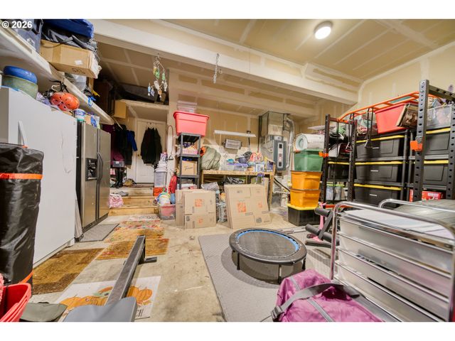 34050 Se Sturgeon St, Scappoose, OR 97056