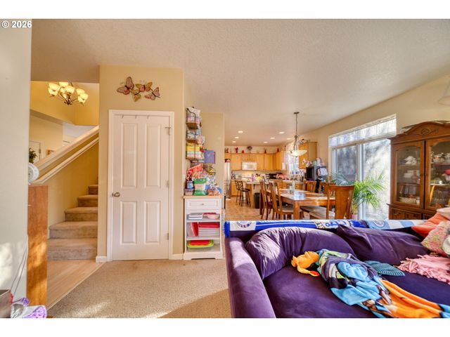 34050 Se Sturgeon St, Scappoose, OR 97056