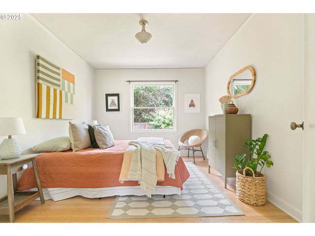 2825 Se HAWTHORNE Blvd, Portland, OR 97214