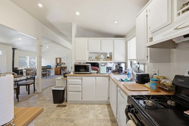 6 Blackberry Ct, Lodi, CA 95242