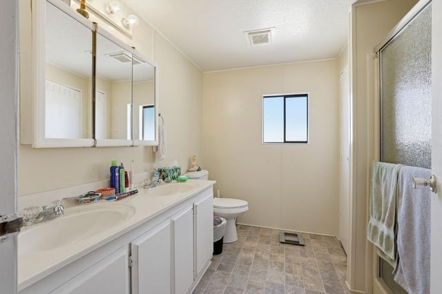 6 Blackberry Ct, Lodi, CA 95242