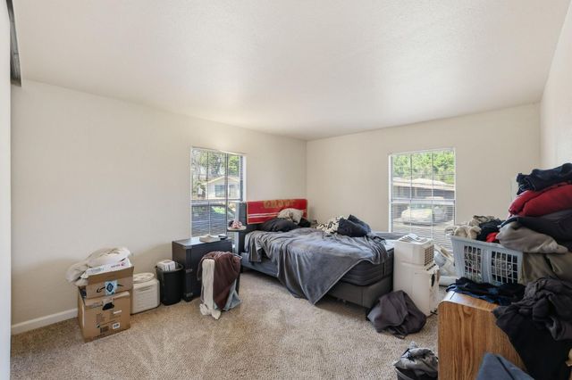 6 Blackberry Ct, Lodi, CA 95242