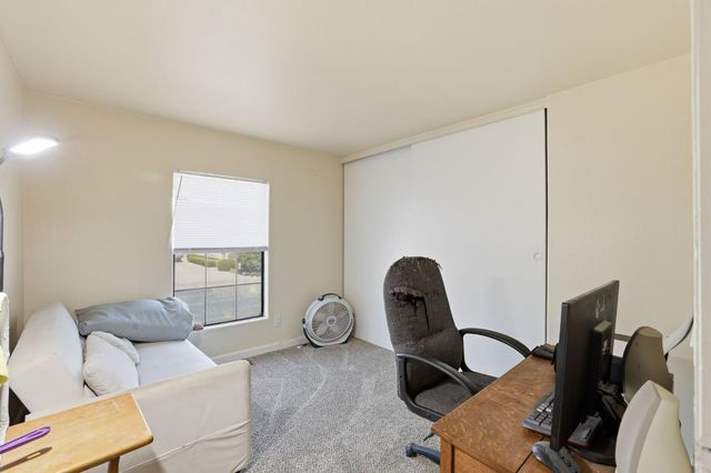 6 Blackberry Ct, Lodi, CA 95242