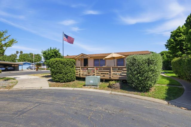 6 Blackberry Ct, Lodi, CA 95242