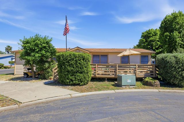 6 Blackberry Ct, Lodi, CA 95242