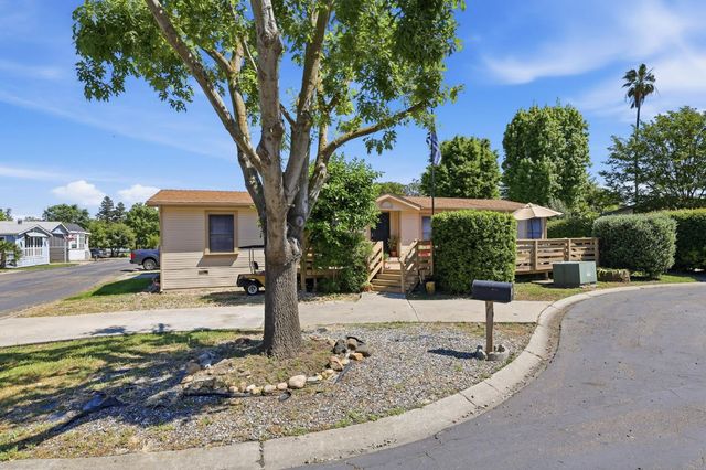 6 Blackberry Ct, Lodi, CA 95242