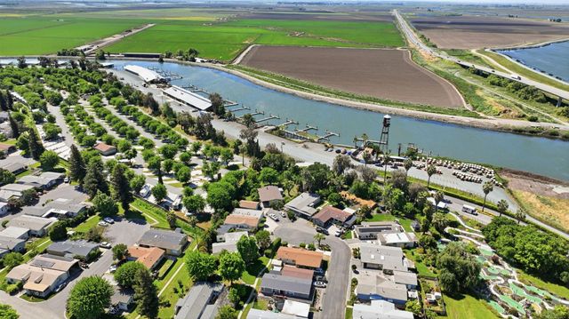 6 Blackberry Ct, Lodi, CA 95242