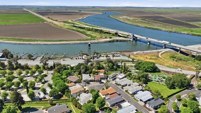 6 Blackberry Ct, Lodi, CA 95242