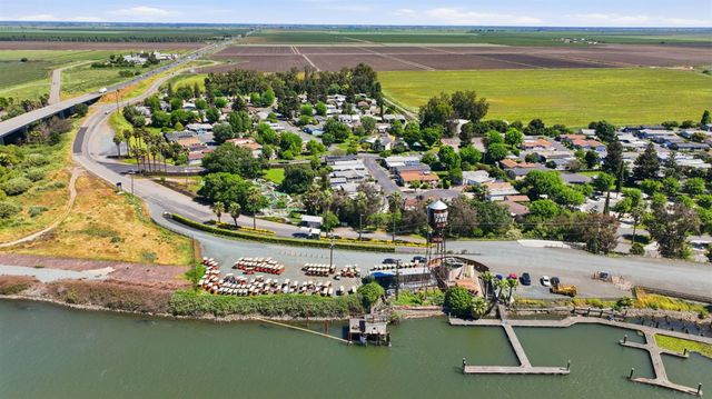 6 Blackberry Ct, Lodi, CA 95242