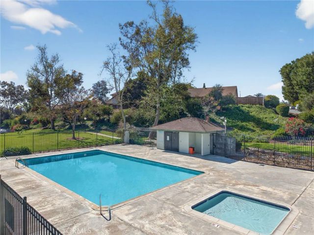 2144 Country Place, Escondido, CA 92026