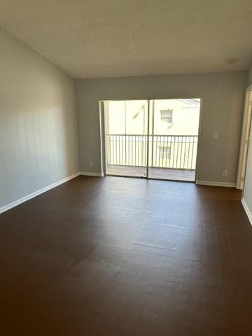 2431 NW 56th Avenue 204, Lauderhill, FL 33313