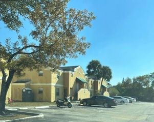 2431 NW 56th Avenue 204, Lauderhill, FL 33313