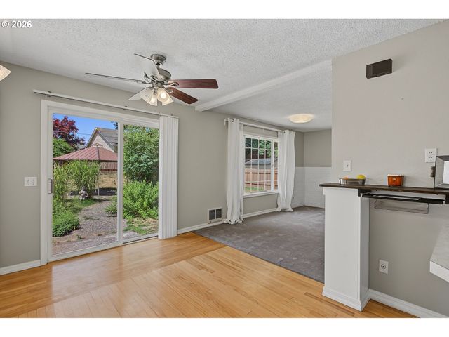 7916 Ne 63RD St, Vancouver, WA 98662