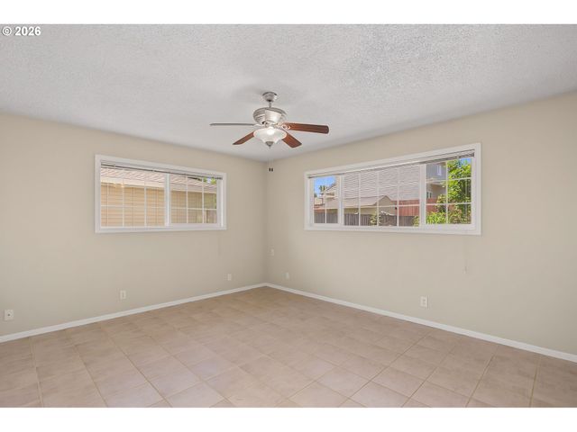 7916 Ne 63RD St, Vancouver, WA 98662