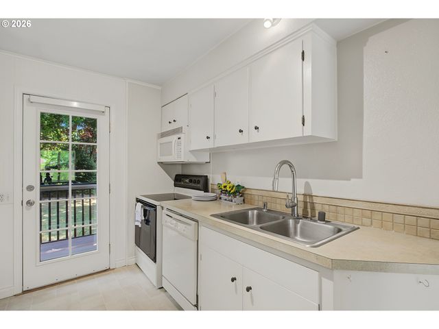 7916 Ne 63RD St, Vancouver, WA 98662