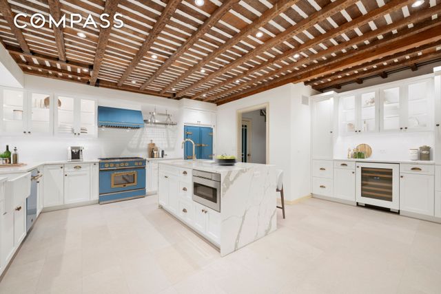 313 W 102nd Street, New York City, NY 10025