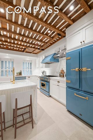 313 W 102nd Street, New York City, NY 10025