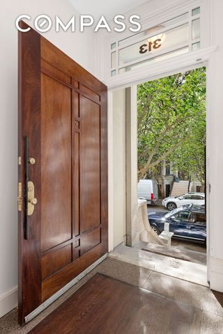 313 W 102nd Street, New York City, NY 10025