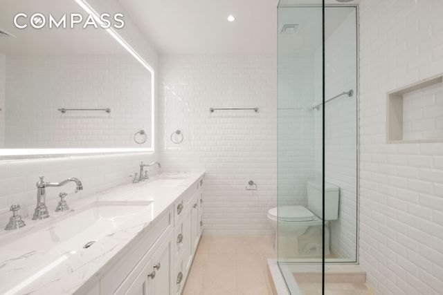 313 W 102nd Street, New York City, NY 10025