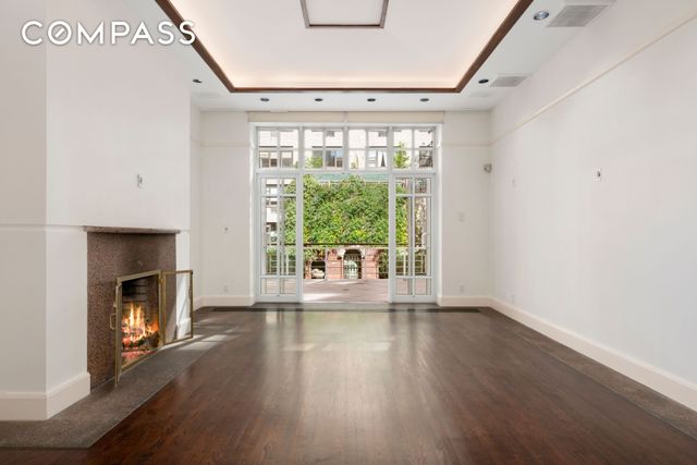 313 W 102nd Street, New York City, NY 10025