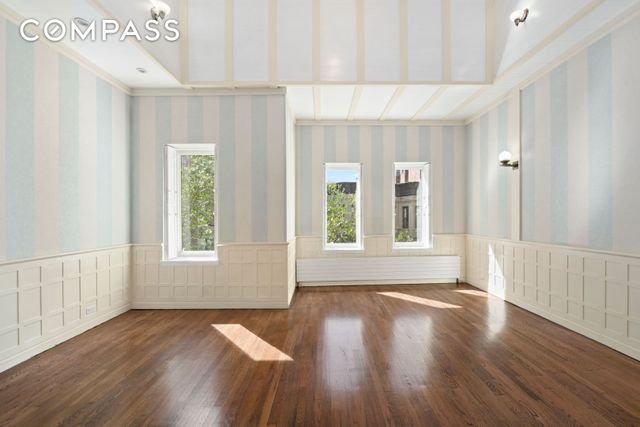313 W 102nd Street, New York City, NY 10025
