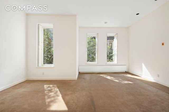 313 W 102nd Street, New York City, NY 10025