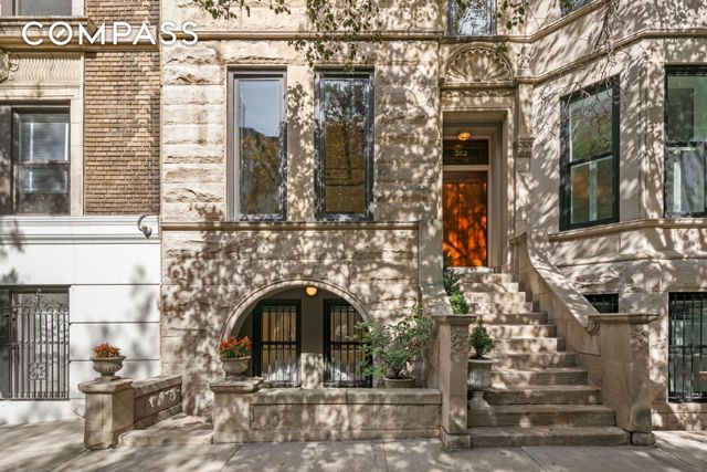 313 W 102nd Street, New York City, NY 10025